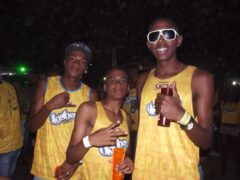 Oktober 10 Anos